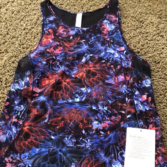 NWT lululemon size 2 sculpt tank II - Picture 2 of 2